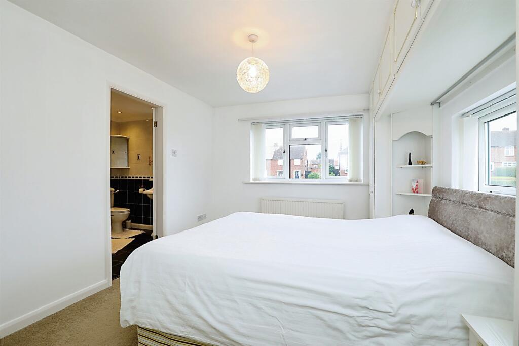 4 bedroom detached house for sale in Netherton Road, Worksop, S80