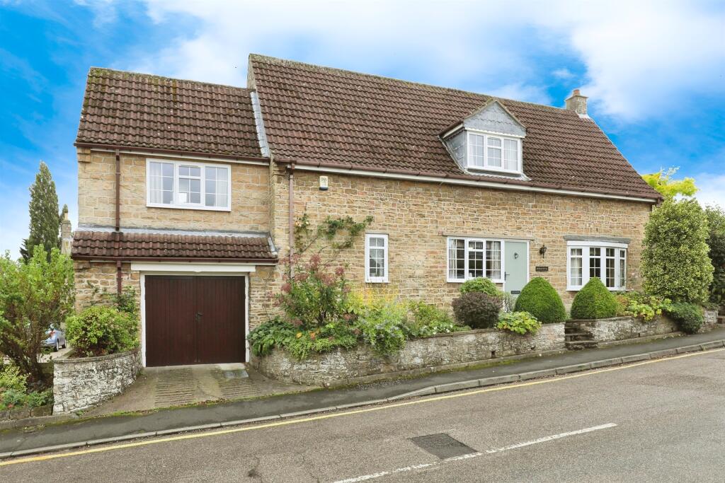 Main image of property: The Cross, Carlton-In-Lindrick, Worksop