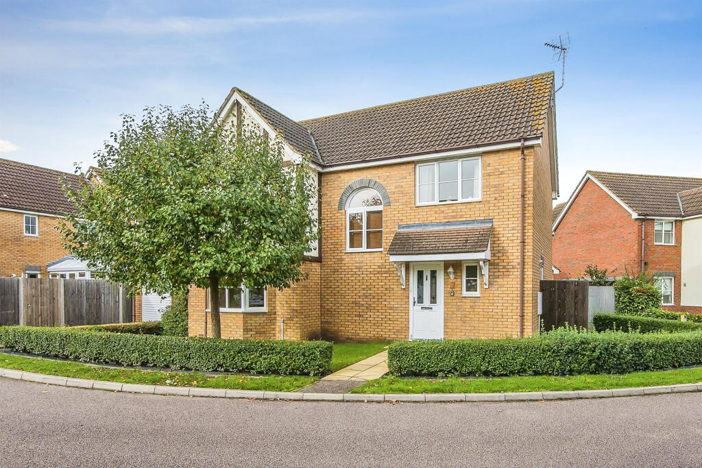 4 bedroom detached house for sale in Aston Close, Yaxley, Peterborough, PE7