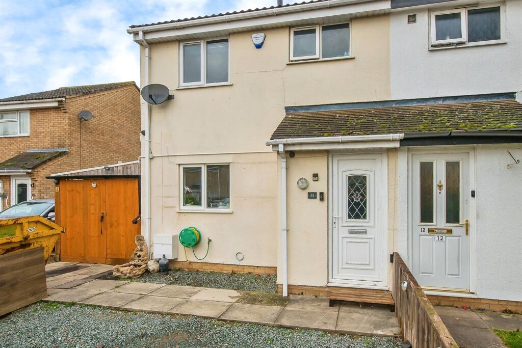 3 bedroom semidetached house for sale in Lavender Close, Yaxley