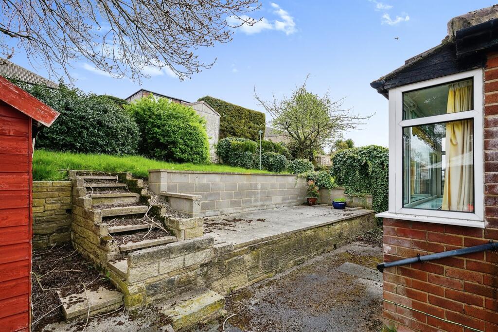 3 bedroom semidetached bungalow for sale in Banksfield Avenue, Yeadon