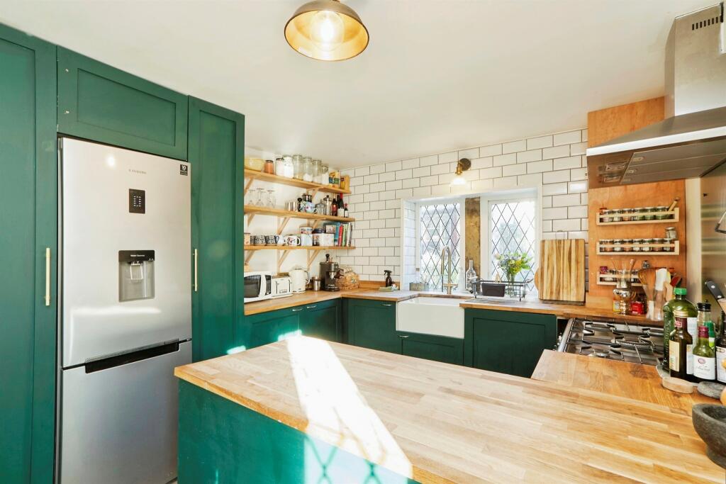 Additional property image - Laburnum Place, Apperley Bridge, Bradford