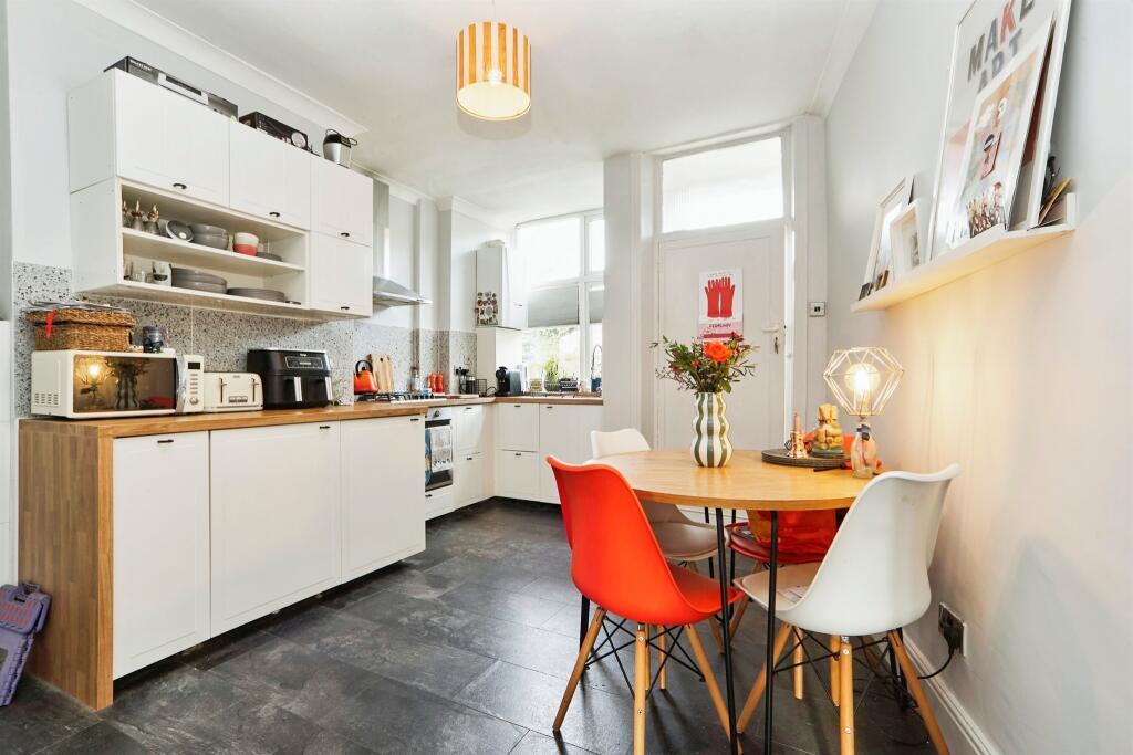 Additional property image - New Line, BRADFORD
