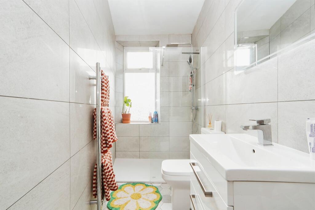 Additional property image - New Line, BRADFORD