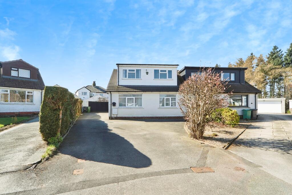 Main image of property: Glenmere Mount, Yeadon, Leeds