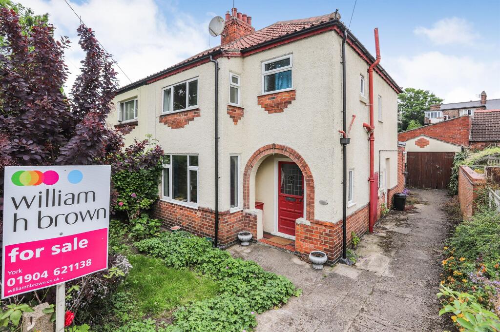 3 bedroom semidetached house for sale in Grange Garth, York, YO10