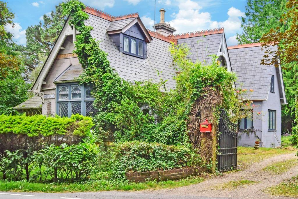 Main image of property: Redehall Road, Smallfield, Surrey