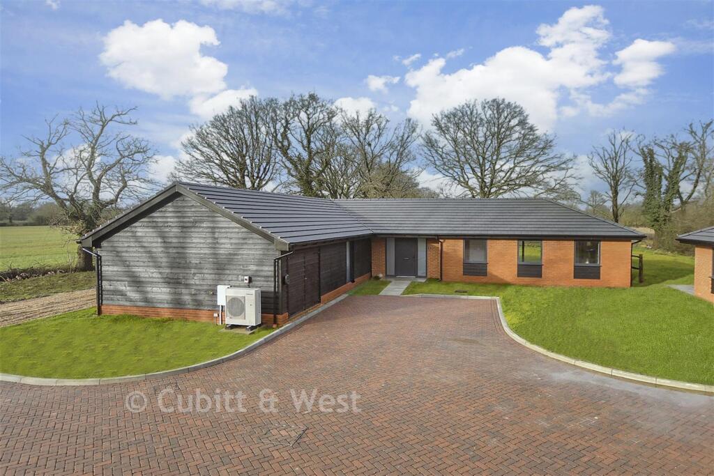 Main image of property: Five Oaks, Charlwood Road, Horley, Surrey
