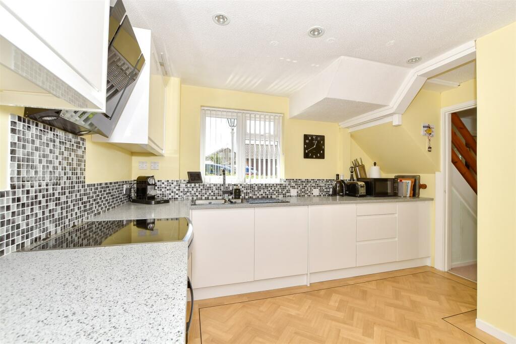 3 bedroom detached house for sale in Beaver Close, Horsham, West Sussex