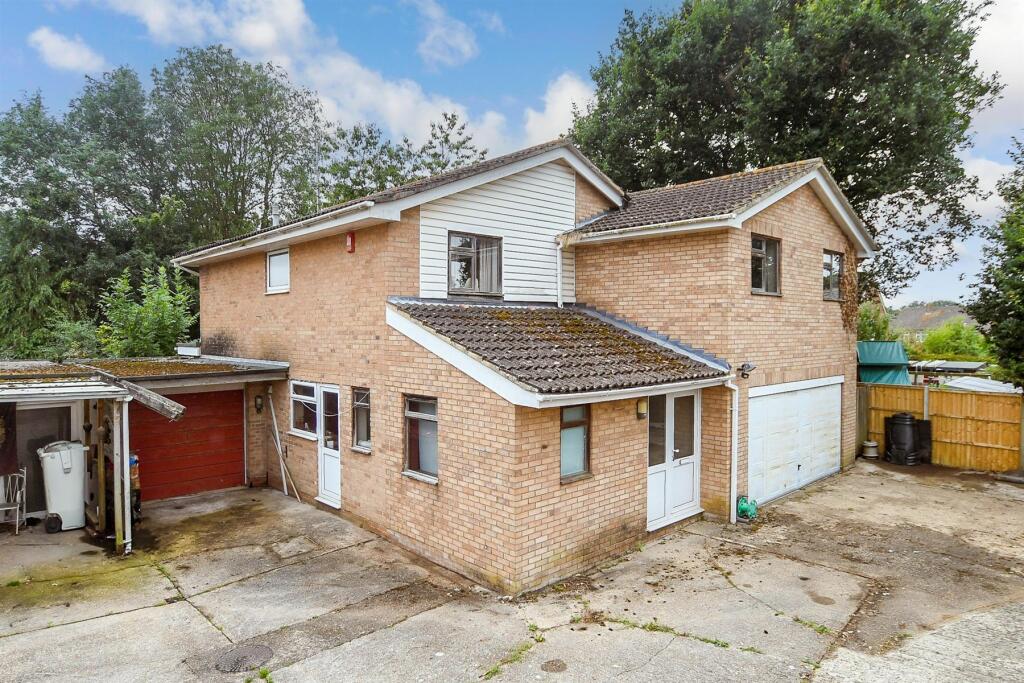 Main image of property: Glendale Close, Horsham, West Sussex