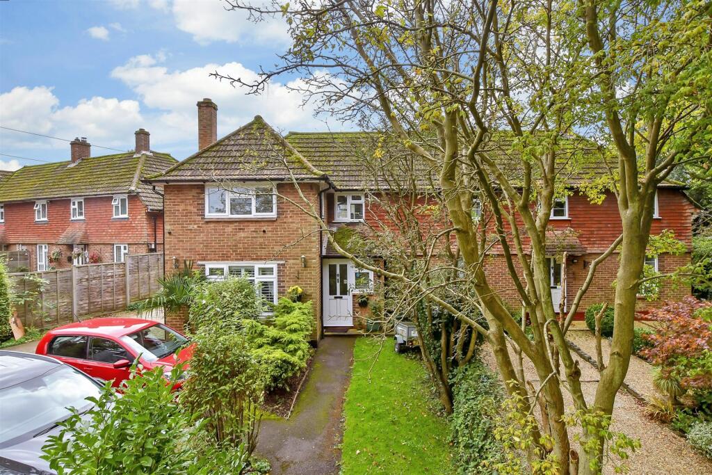 3 bedroom semidetached house for sale in Dorking Road, Bookham