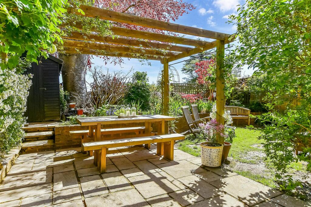 Additional property image - Wallands Crescent, Lewes, East Sussex