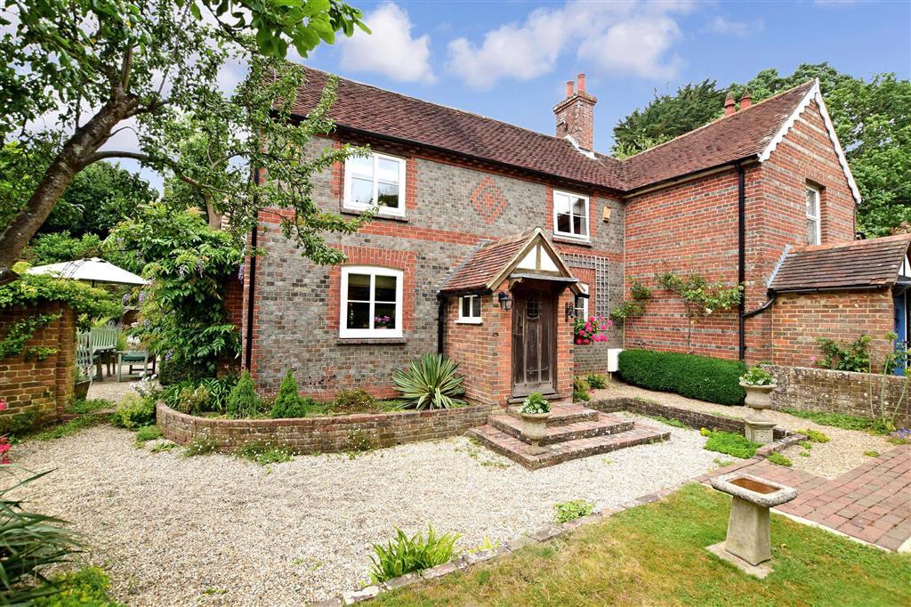 3 bedroom detached house for sale in Ersham Road, Hailsham, East Sussex, BN27