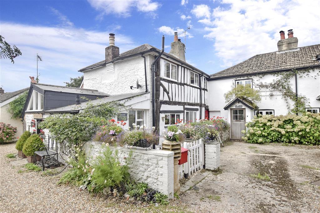 2 bedroom cottage for sale in Pond Lane, Clanfield, Hampshire, PO8