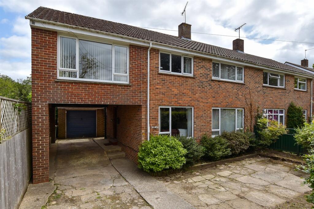 4 bedroom semi-detached house