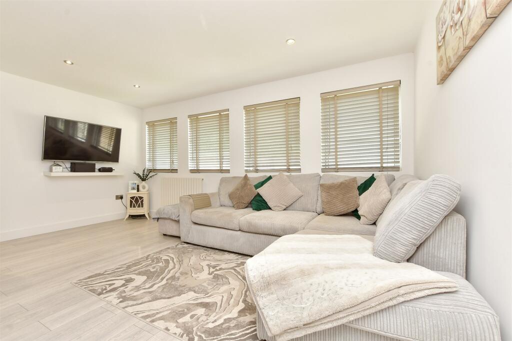 1 bedroom flat for sale in Biddulph Road, South Croydon, Surrey, CR2