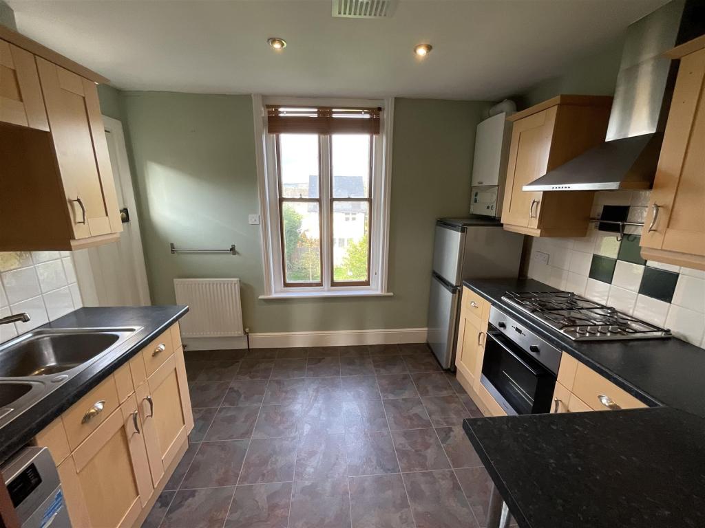 2 bedroom apartment for sale in Smoke Lane, Reigate, Surrey, RH2