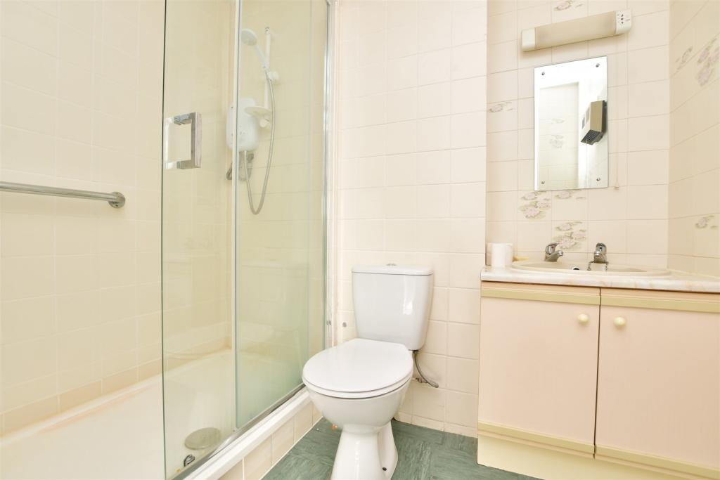 1 bedroom flat for sale in Monks Walk, Reigate, Surrey, RH2