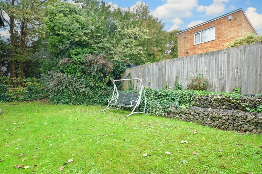 3 bedroom penthouse for sale in Hartington Close, Reigate, Surrey, RH2