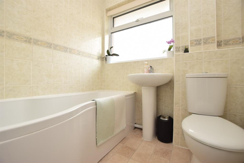 4 bedroom town house for sale in Yorke Gardens, Reigate, Surrey, RH2