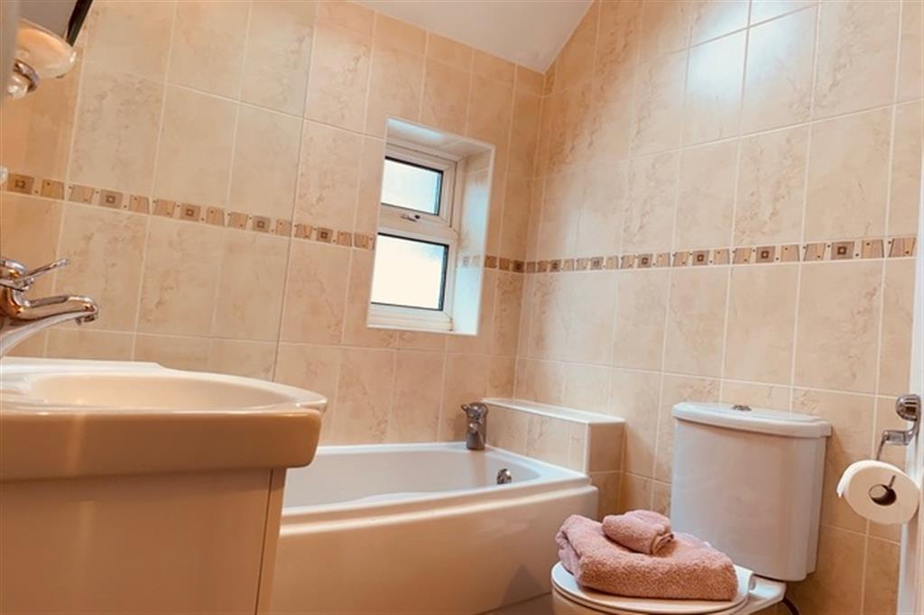 4 bedroom semidetached house for sale in Deerings Road, Reigate