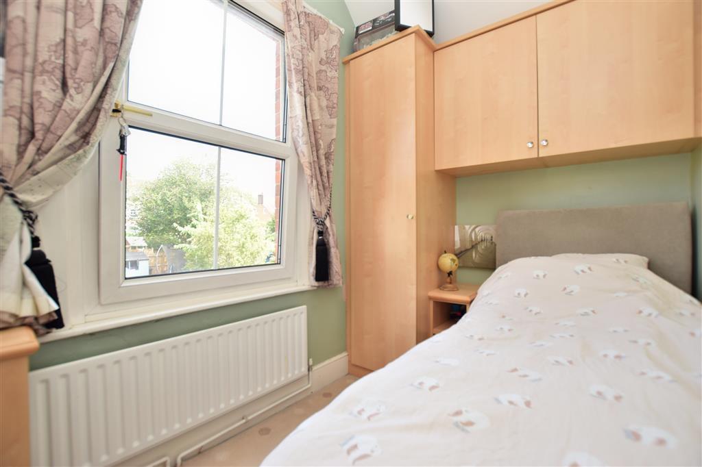 4 bedroom semidetached house for sale in Deerings Road, Reigate