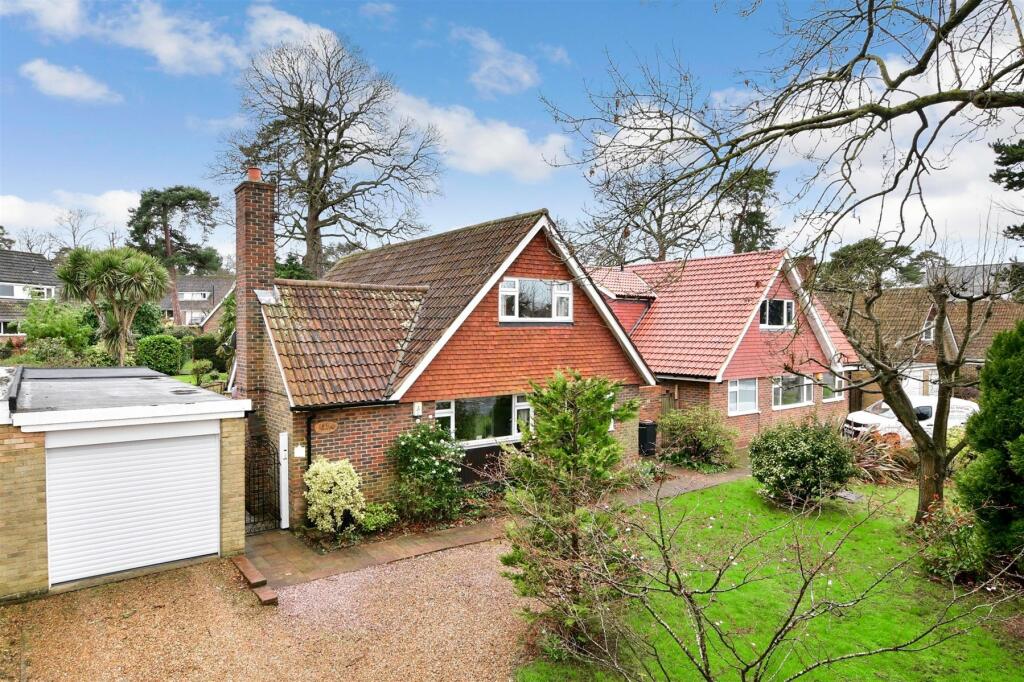 4 bedroom detached house for sale in Shirley Church Road, Shirley