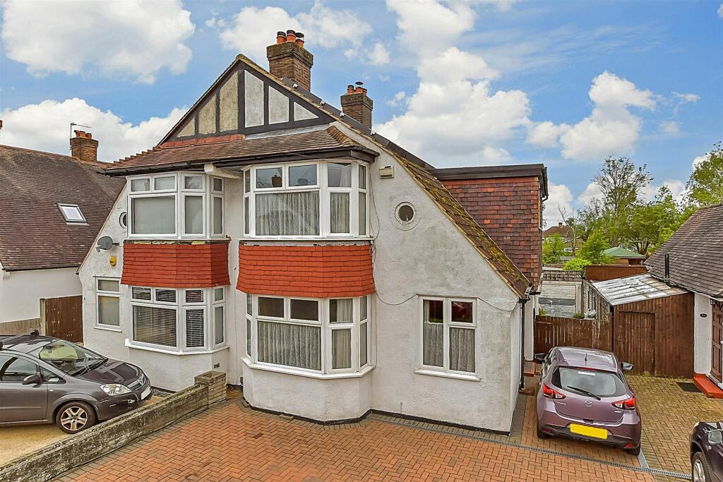 3 bedroom semidetached house for sale in Stoneleigh Park Avenue
