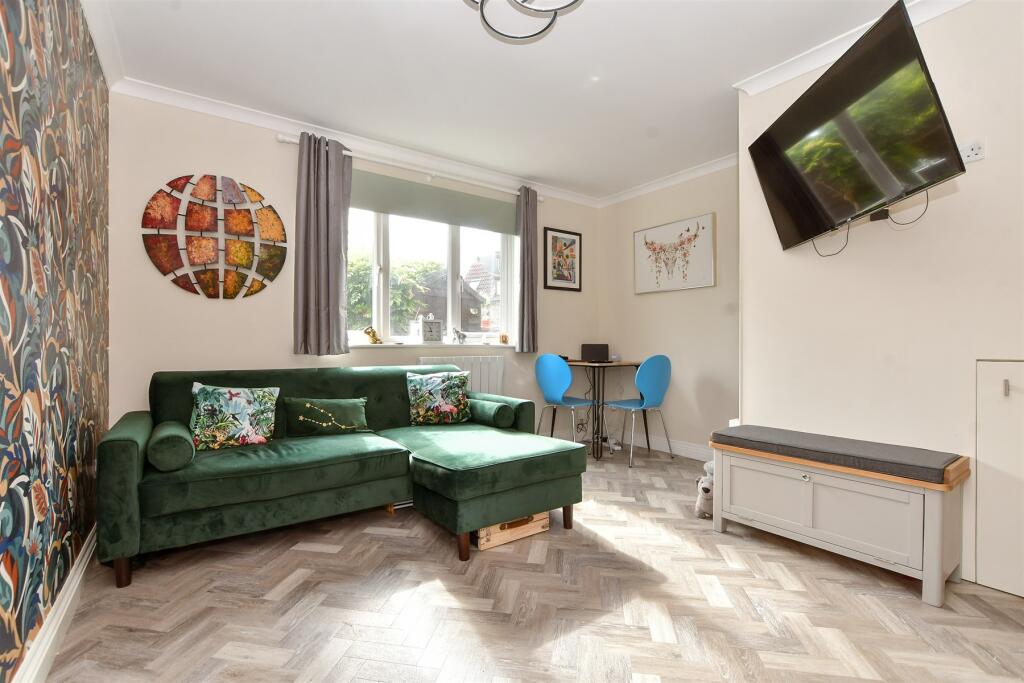 1 bedroom end of terrace house for sale in Tulip Close, Shirley Oaks