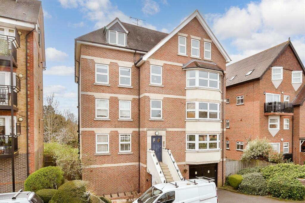 Main image of property: Bromley Road, Beckenham, Kent