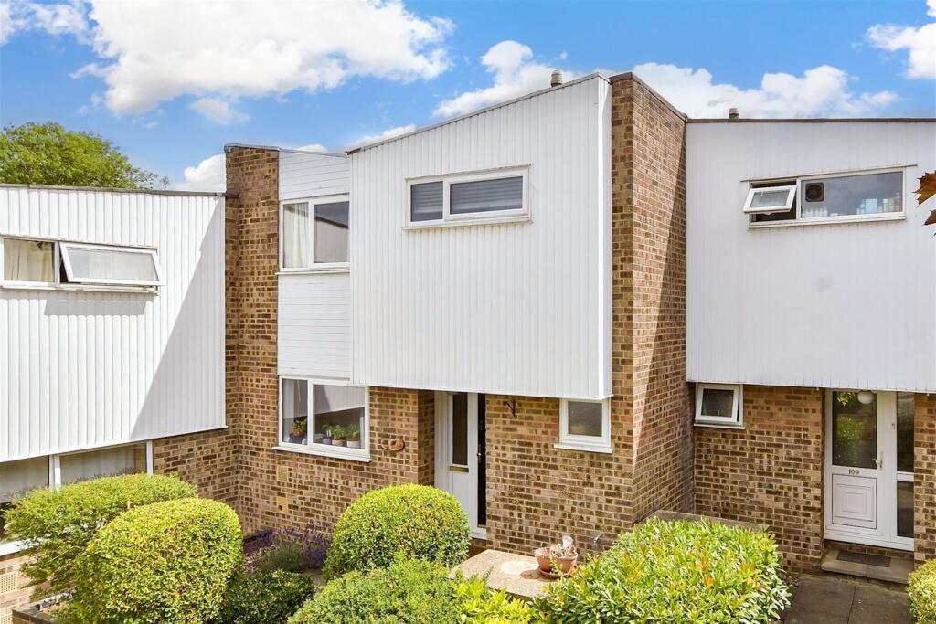 Main image of property: Regency Walk, Shirley, Croydon, Surrey