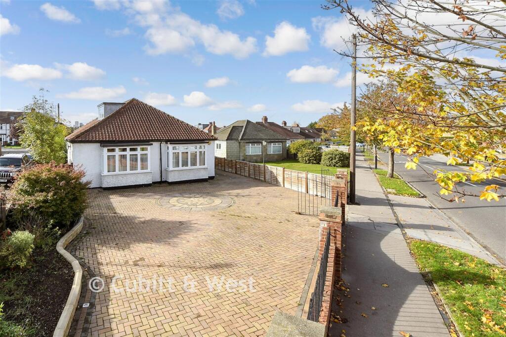 Main image of property: The Glade, Shirley, Croydon, Surrey