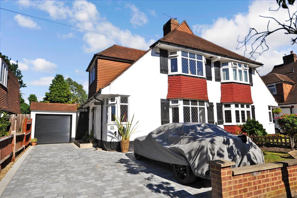 3 bedroom semidetached house for sale in Hartland Way, Shirley