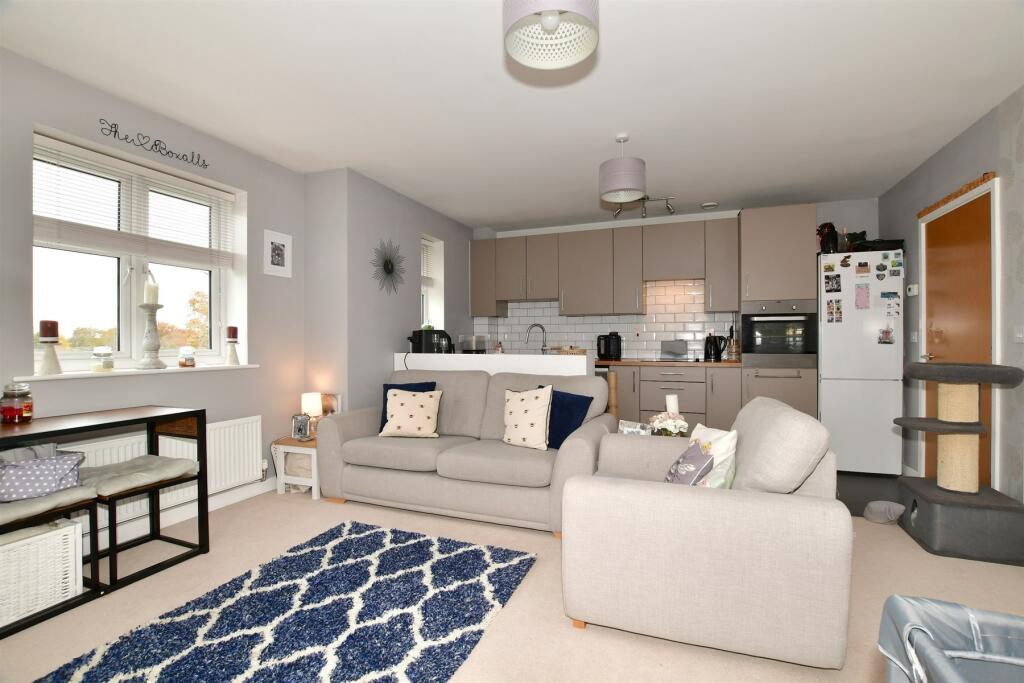 2 bedroom flat for sale in Rapley Rise, Southwater, Horsham, West