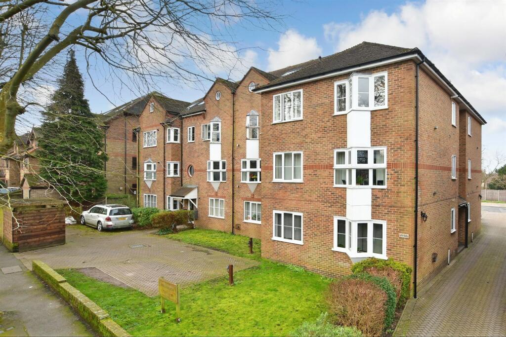 1 bedroom flat for sale in Overton Road, Sutton, Surrey, SM2
