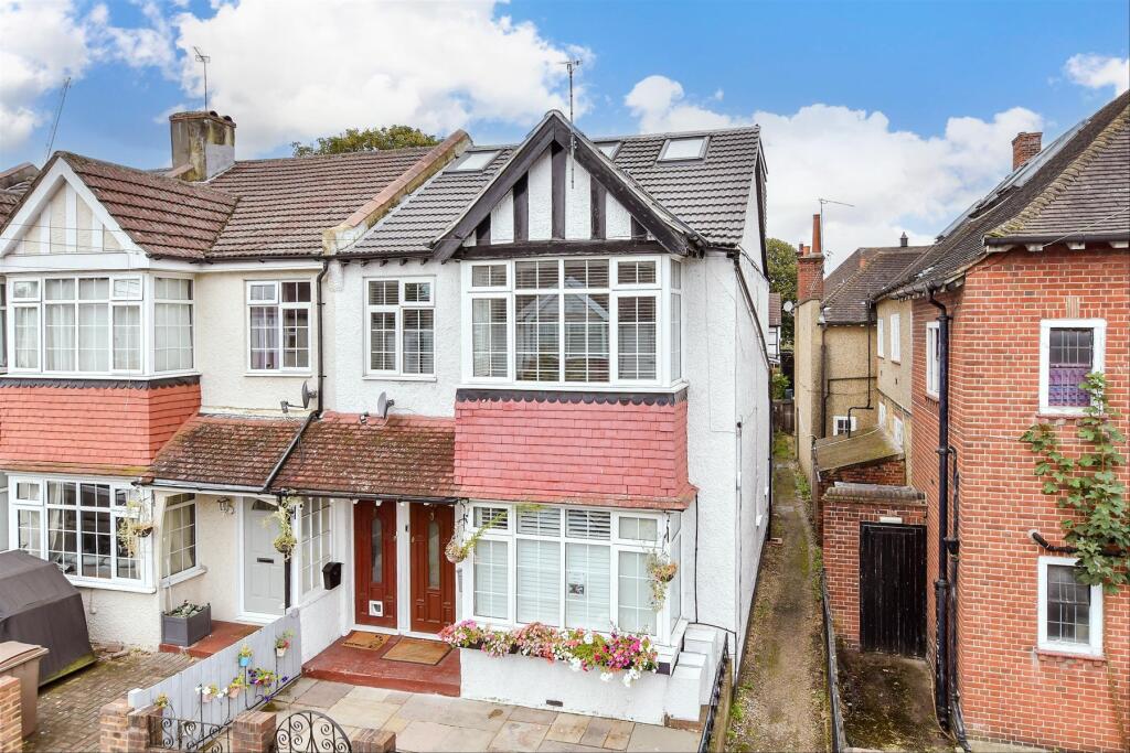 4 bedroom maisonette