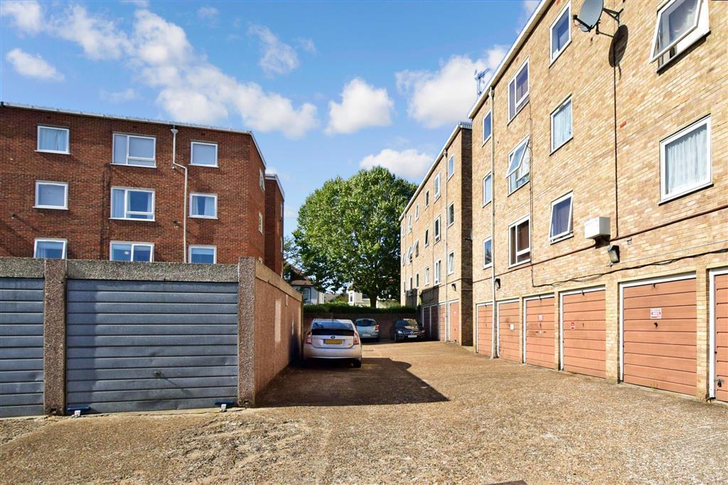 2 bedroom apartment for sale in St. James Road, Sutton, Surrey, SM1