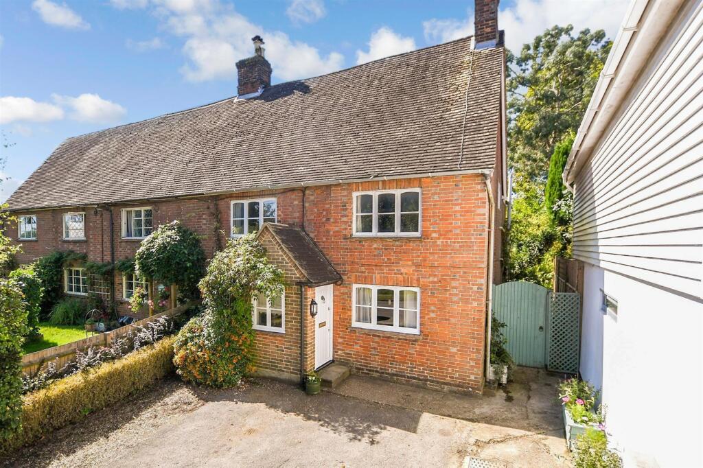 4 bedroom semidetached house for sale in High Street, Nutley, Uckfield
