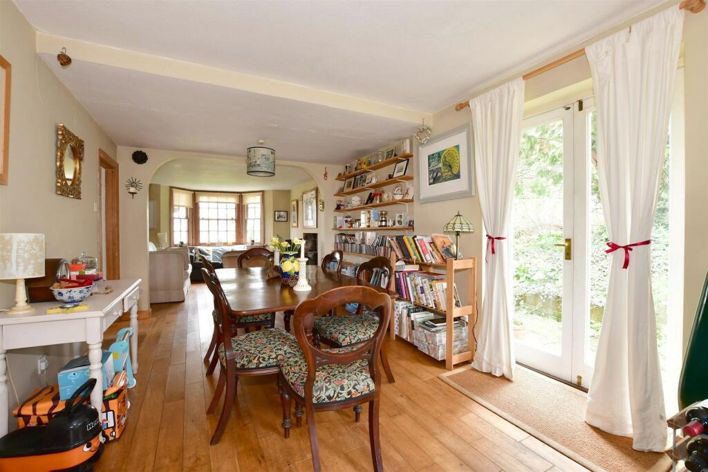 4 bedroom detached house for sale in Station Road, Isfield, Uckfield