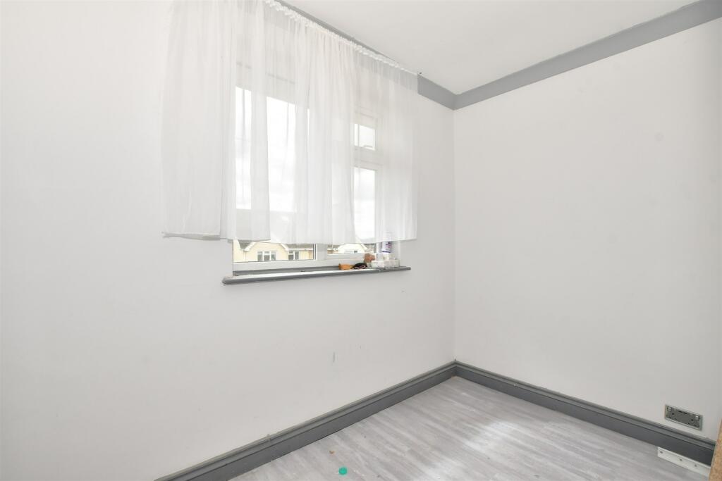 Additional property image - Upland Road, Billericay, Essex