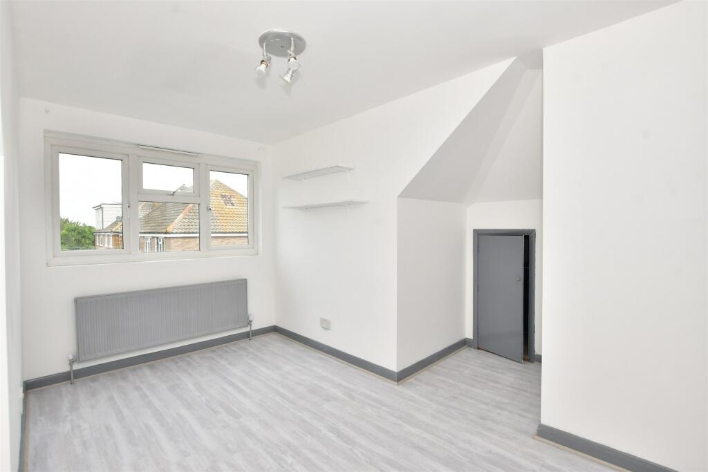 Additional property image - Upland Road, Billericay, Essex