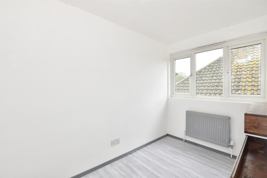 Additional property image - Upland Road, Billericay, Essex