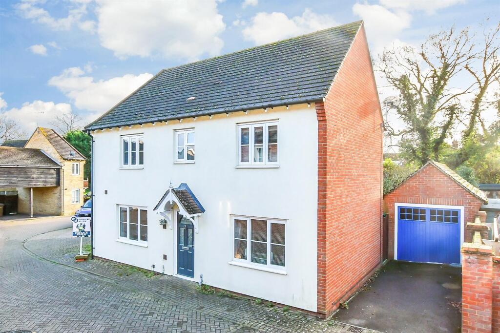 Additional property image - Norton Place, Ramsden Heath, Billericay, Essex