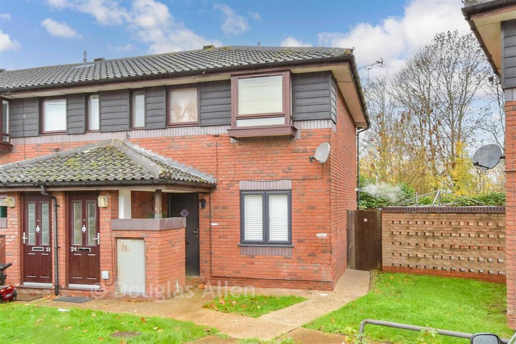 Main image of property: Lorrimore Close, Billericay, Essex