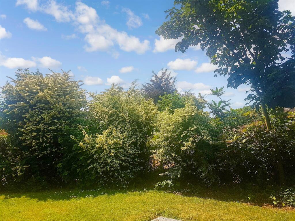 Main image of property: High Road, Chadwell Heath, Essex