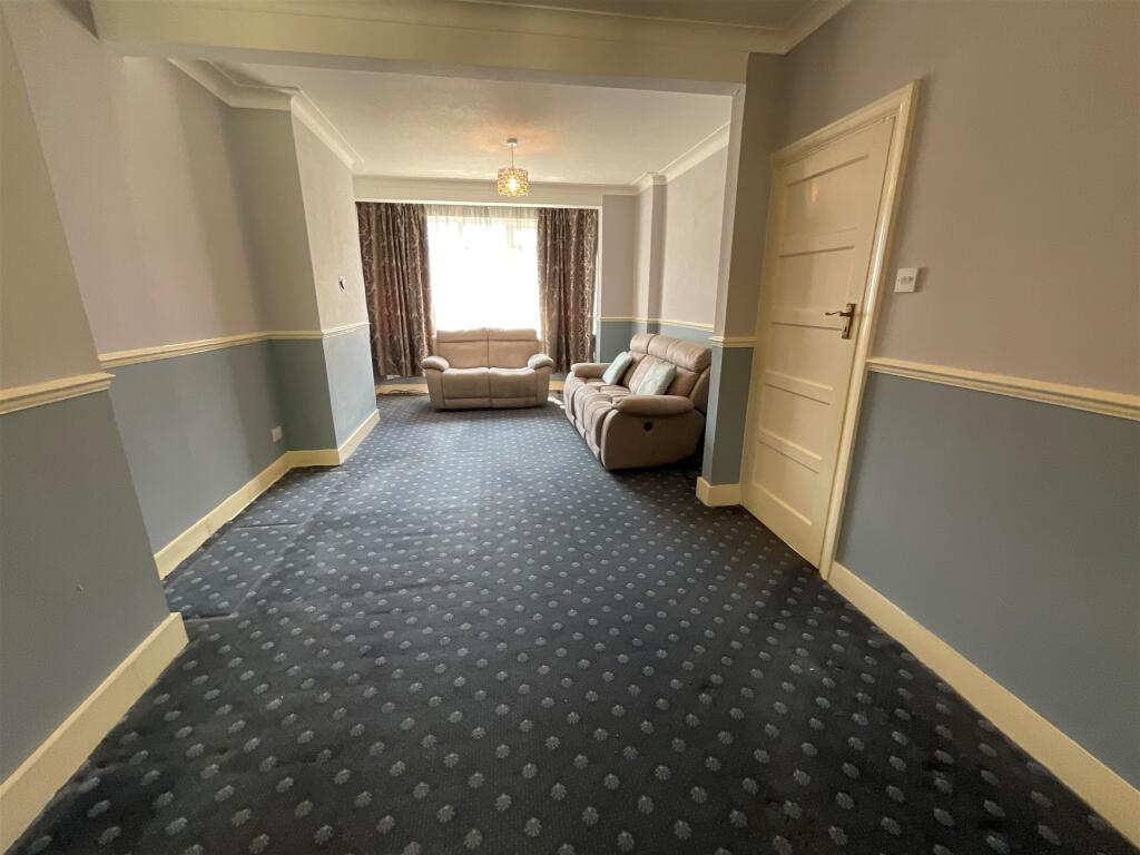 Main image of property: Hollywood Road, Chingford