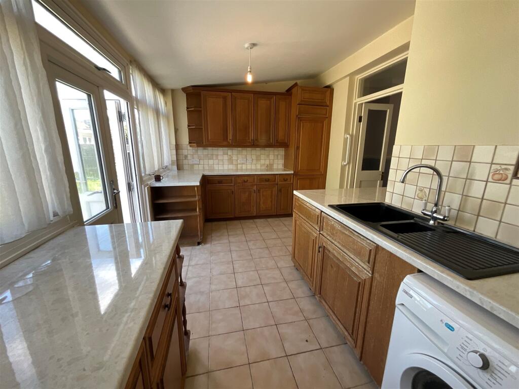 Main image of property: Hollywood Road, Chingford