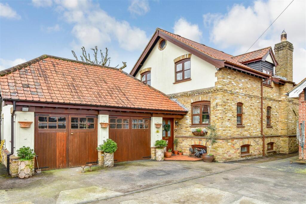 Additional property image - Coopersale Common, Epping, Essex