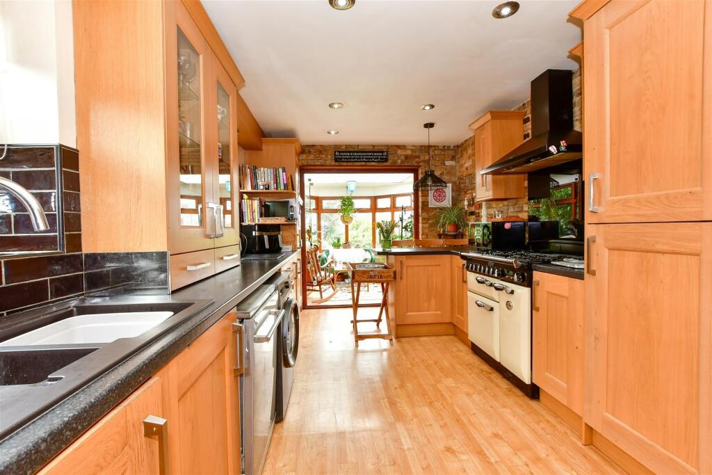 Additional property image - Coopersale Common, Epping, Essex
