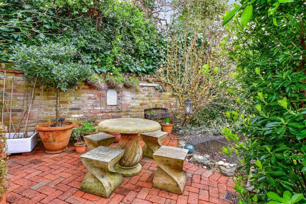 Additional property image - Coopersale Common, Epping, Essex